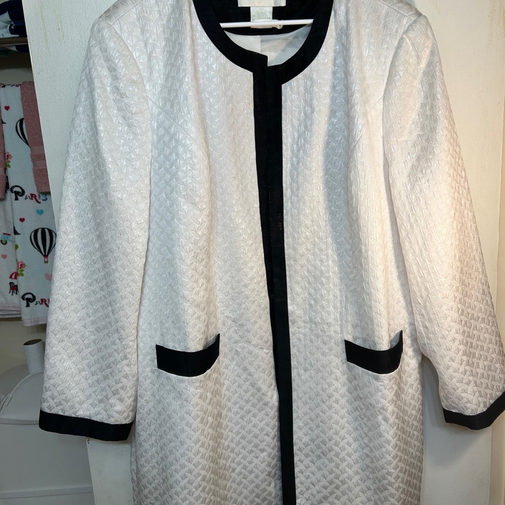 Chic White and Black Quilted Blazer with Contrast Trim